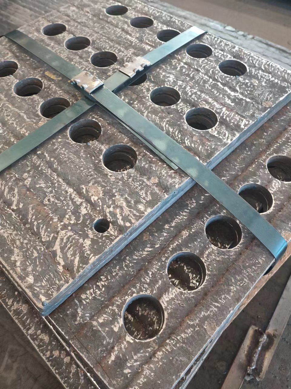 河南耐磨板切割